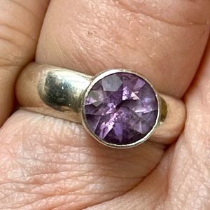 2ct AMETHYST set in Sterling Ring. Winner! MOST UNIQUE STONE & SETTING! MUST SEE